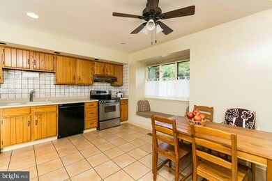 2155 Chapel Valley Ln, Lutherville Timonium, MD 21093 - photo 5