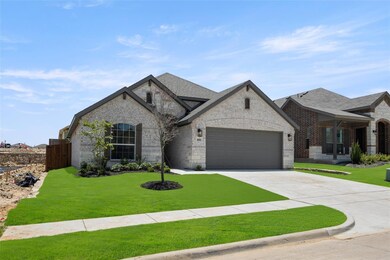 906 Versailles Ct, Cleburne, TX 76033 - photo 2