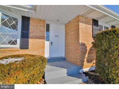 956 Kossuth St, Freemansburg, PA 18017 - photo 3