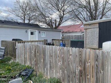 166 Elpis St, Lebanon Junction, KY 40150 - photo 4