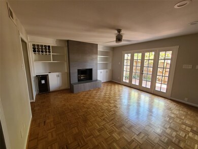 10152 Longmont Dr unit 38/10, Houston, TX 77042 - photo 3