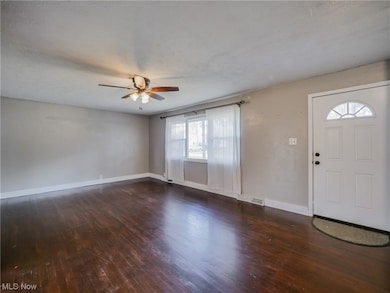 844 Sheffield Rd, Sheffield Lake, OH 44054 - photo 2