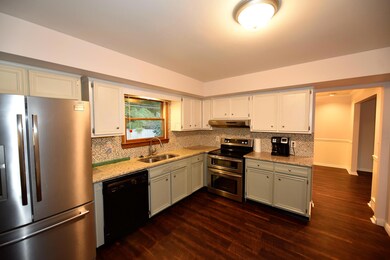 1241 Vinewood Dr, Columbus, OH 43229 - photo 5