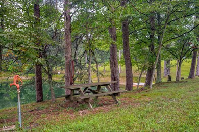 6600 Dixon Rd, Columbus, IN 47201 - photo 7