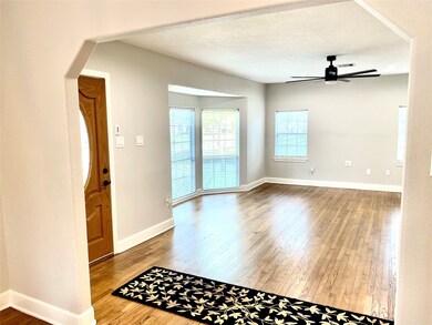 610 Fairbanks St, Houston, TX 77009 - photo 3