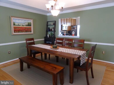 3120 Sutherland Hill Ct, Fairfax, VA 22031 - photo 4