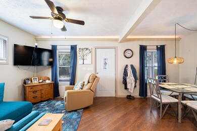 838 Cawood St, Lansing, MI 48915 - photo 4