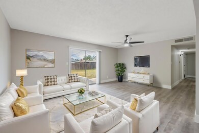 7-web-or-mls-713A6995- Living Room - Lux