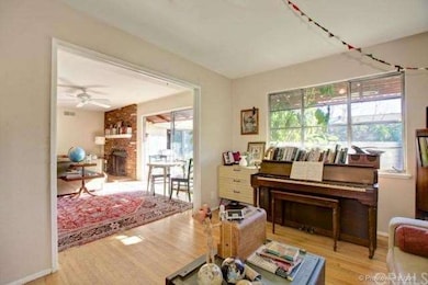 Flexible den/dining room/4th bedroom could be made