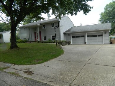 2932 Beech Dr, Columbus, IN 47203 - photo 2