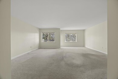 9-web-or-mls-912-main-st-209