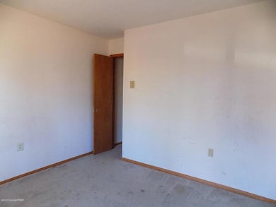 285 Somerset Dr, East Stroudsburg, PA 18301 - photo 5