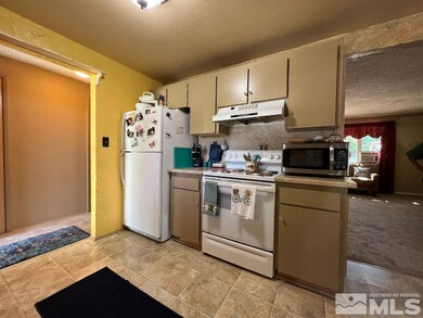 125 Circle Dr, Winnemucca, NV 89445 - photo 3