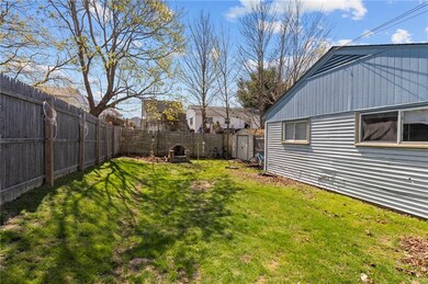 13 Ludlow Rd, Middletown, RI 02842 - photo 6