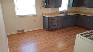 19517 Kewanee Ave, Cleveland, OH 44119 - photo 4