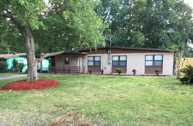 6744 Snow White Dr, Jacksonville, FL 32210 - photo 7