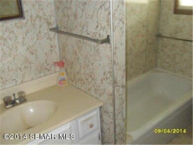 906 8th St SE, Austin, MN 55912 - photo 6