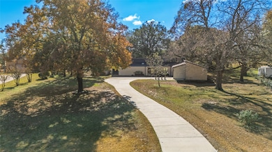 3092 Woodglen Dr, Commerce, TX 75428 - photo 2