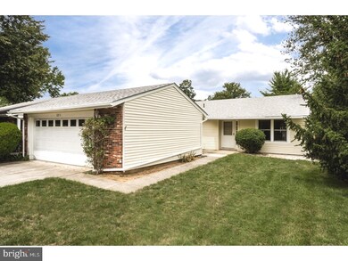 122 Chatham Dr unit C, Monroe Township, NJ 08831 - photo 2