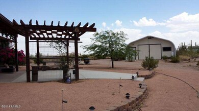 e - Back yard has Quanset Hut