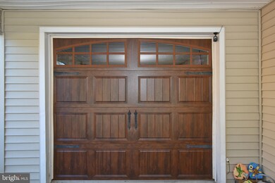 73 Appletree Dr, Levittown, PA 19055 - photo 3