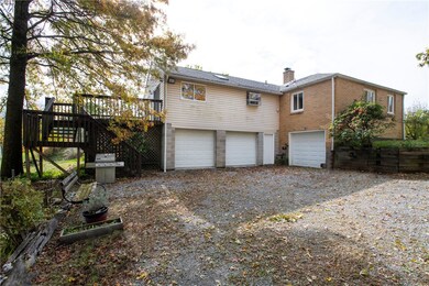 118 Mcclelland Dr, Pittsburgh, PA 15238 - photo 5