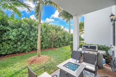 Large hedge for privacy