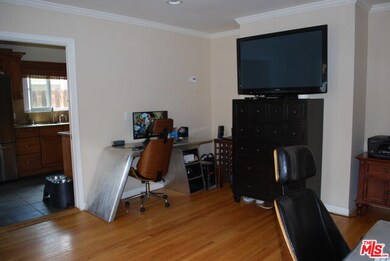 21915 Ybarra Rd, Woodland Hills, CA 91364 - photo 4