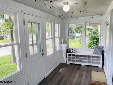 1805 7th Ave, Scottsbluff, NE 69361 - photo 2