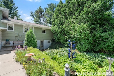 3-web-or-mls-A7408884