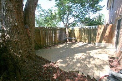 8510 Canterbury Square W, Indianapolis, IN 46260 - photo 2