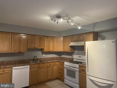 906 Mechanic St, Camden, NJ 08104 - photo 6