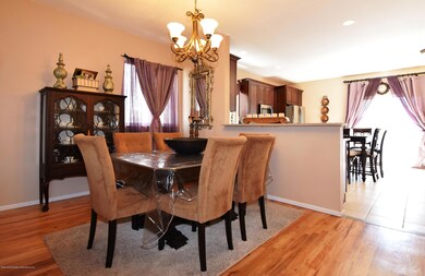 (5) Dining Room
