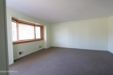 814 Laurel St, Lakehurst, NJ 08733 - photo 5