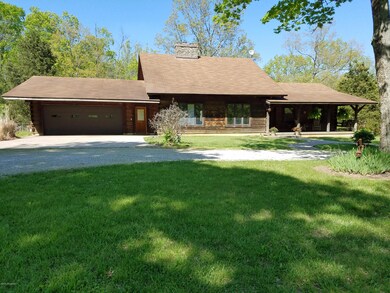 House with 2 1/2 Car garage