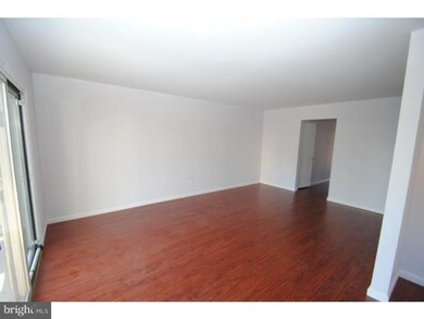 605 Garnet Dr unit 6E, Burlington, NJ 08016 - photo 5