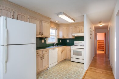 29 Suzanne Dr, Portsmouth, NH 03801 - photo 5