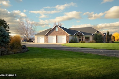 1701 Mapleway Rd, Yakima, WA 98908 - photo 2