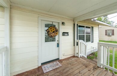 222 E Coombs St, Alvin, TX 77511 - photo 2