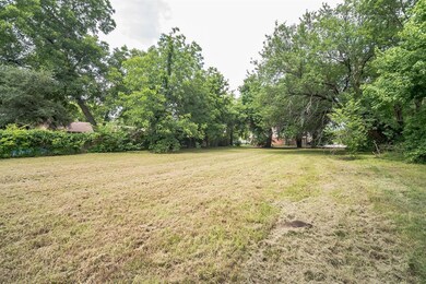 710 S Weaver St, Gainesville, TX 76240 - photo 3