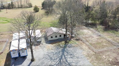 210 Henderson Rd, Shelbyville, TN 37160 - photo 4