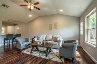 4219 Lucian Ln, Friendswood, TX 77546 - photo 2