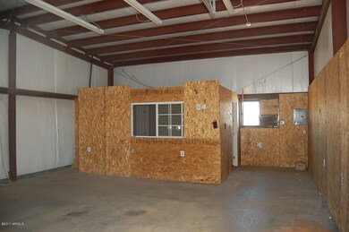 Workshop/Detached garage
