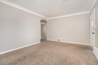 21013 Franklin Rd, Maple Heights, OH 44137 - photo 6