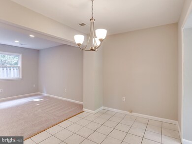 2057 Mayflower Dr, Woodbridge, VA 22192 - photo 7