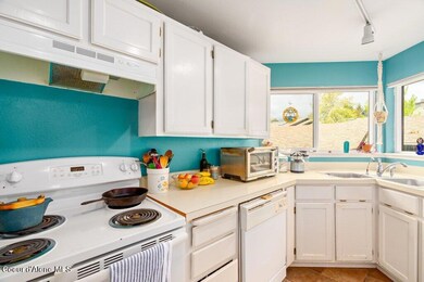 kitchen (2)