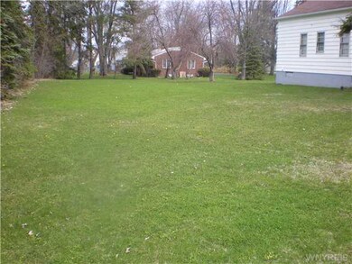 Yard large side lot included in 120 frontage
