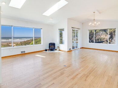 Vaulted ceilings, Ocean Views