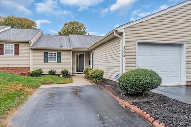 109 Troonsway Rd, Winston Salem, NC 27127 - photo 2