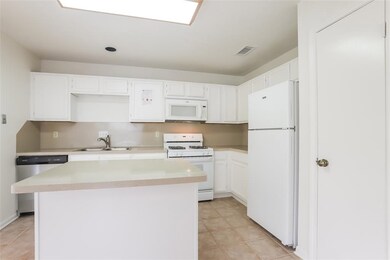 8314 Greenleaf Lake Dr, Houston, TX 77095 - photo 5